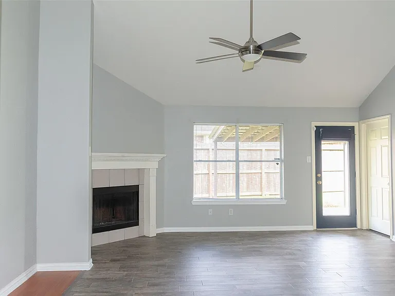 822 Oak Lodge Ct — Photo 2