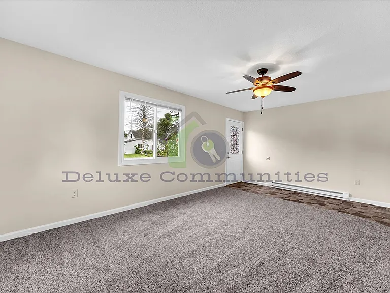 404 Russell St — Photo 13