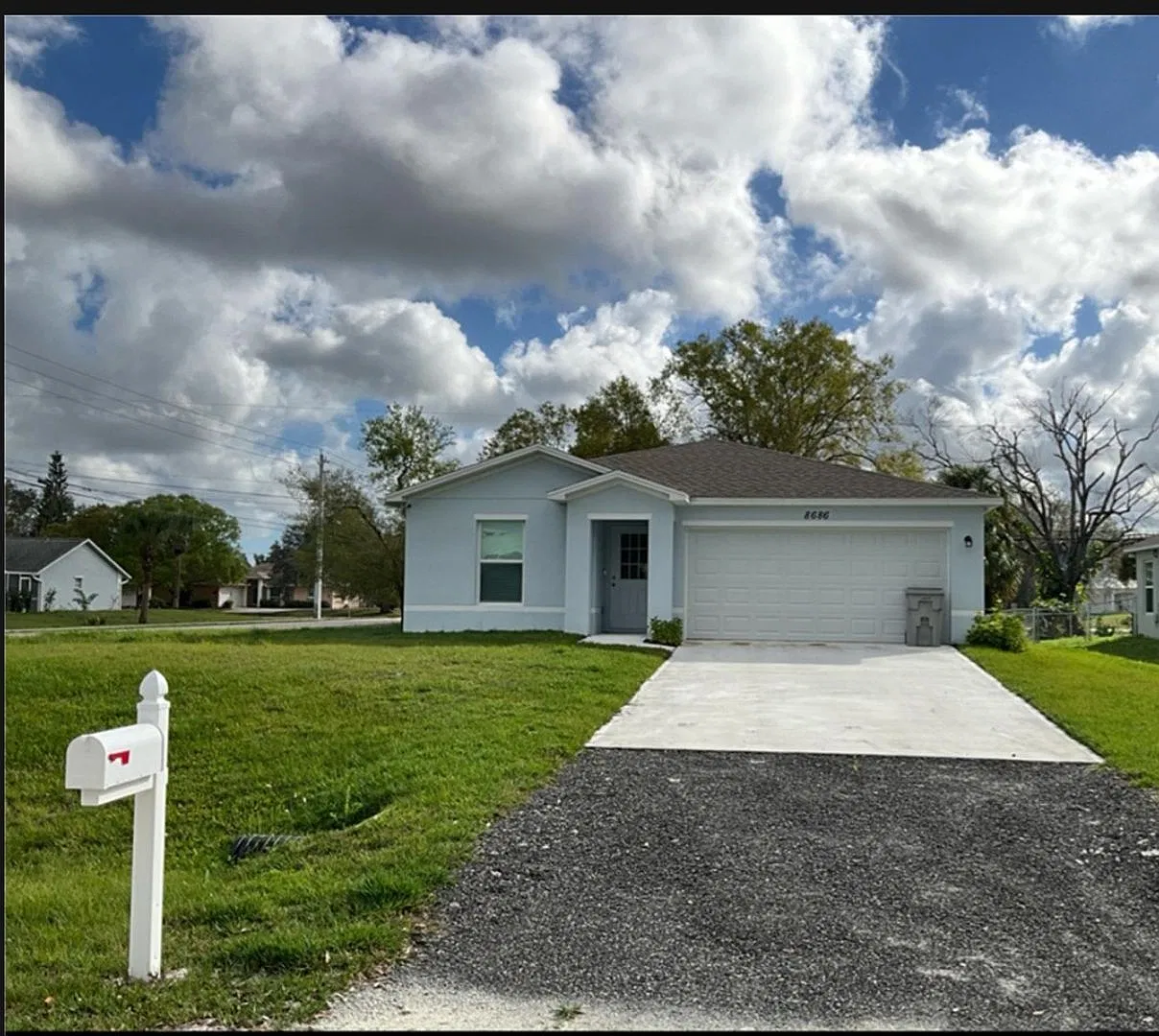Beautiful 3-Bedroom Corner-Lot Home in Vero Lake Estates | — Photo 2