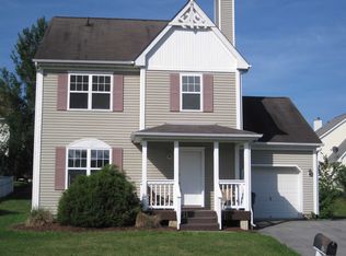 15 Pleasant Gln, Poughquag, NY 12570
