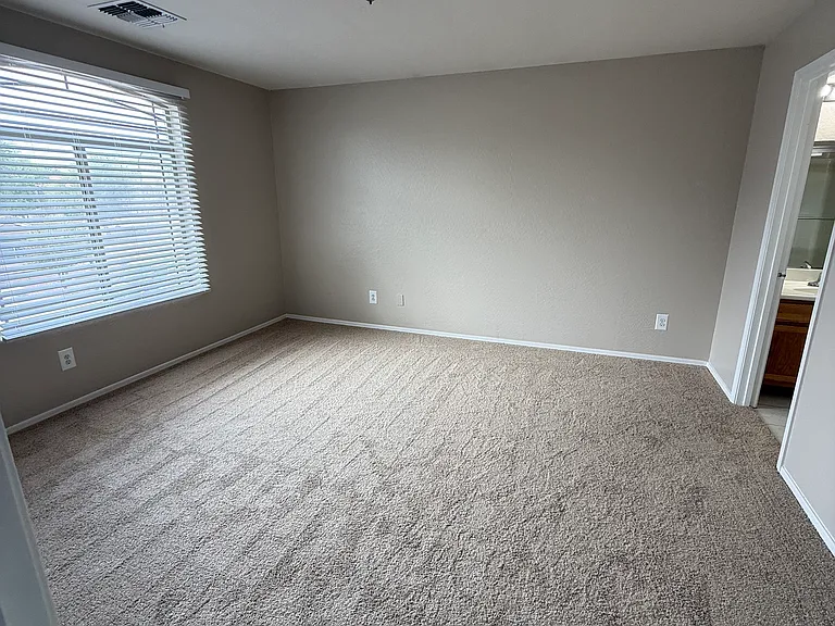 10830 W Taft St — Photo 7