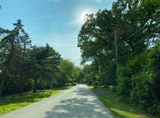 29W054 Woodland Ave, West Chicago, IL 60185