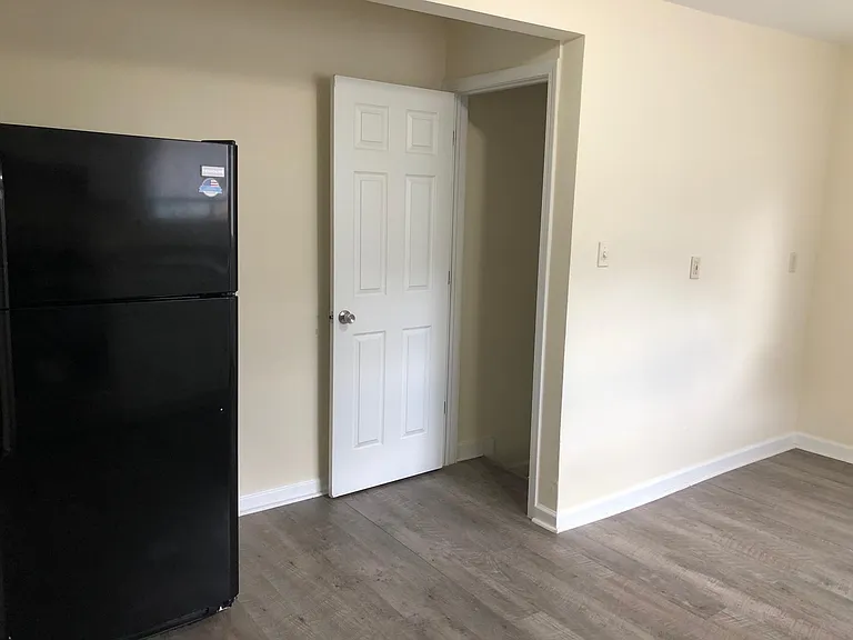 22570 Curie Ave — Photo 10