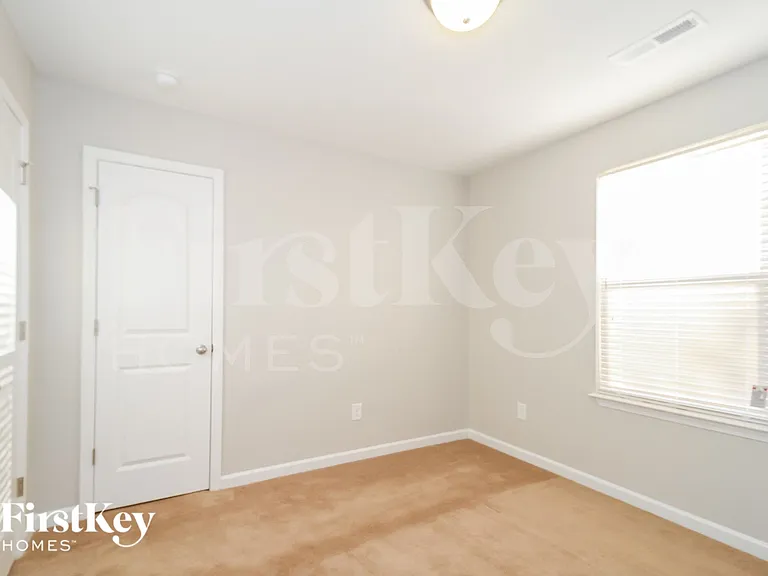 4360 Oak Pointe Dr — Photo 11