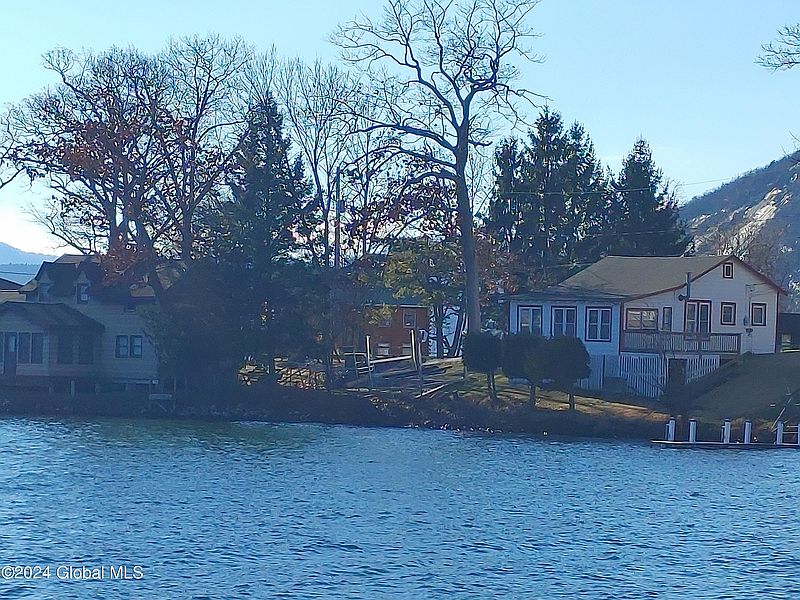 2nd image of 15 Coates Point Road