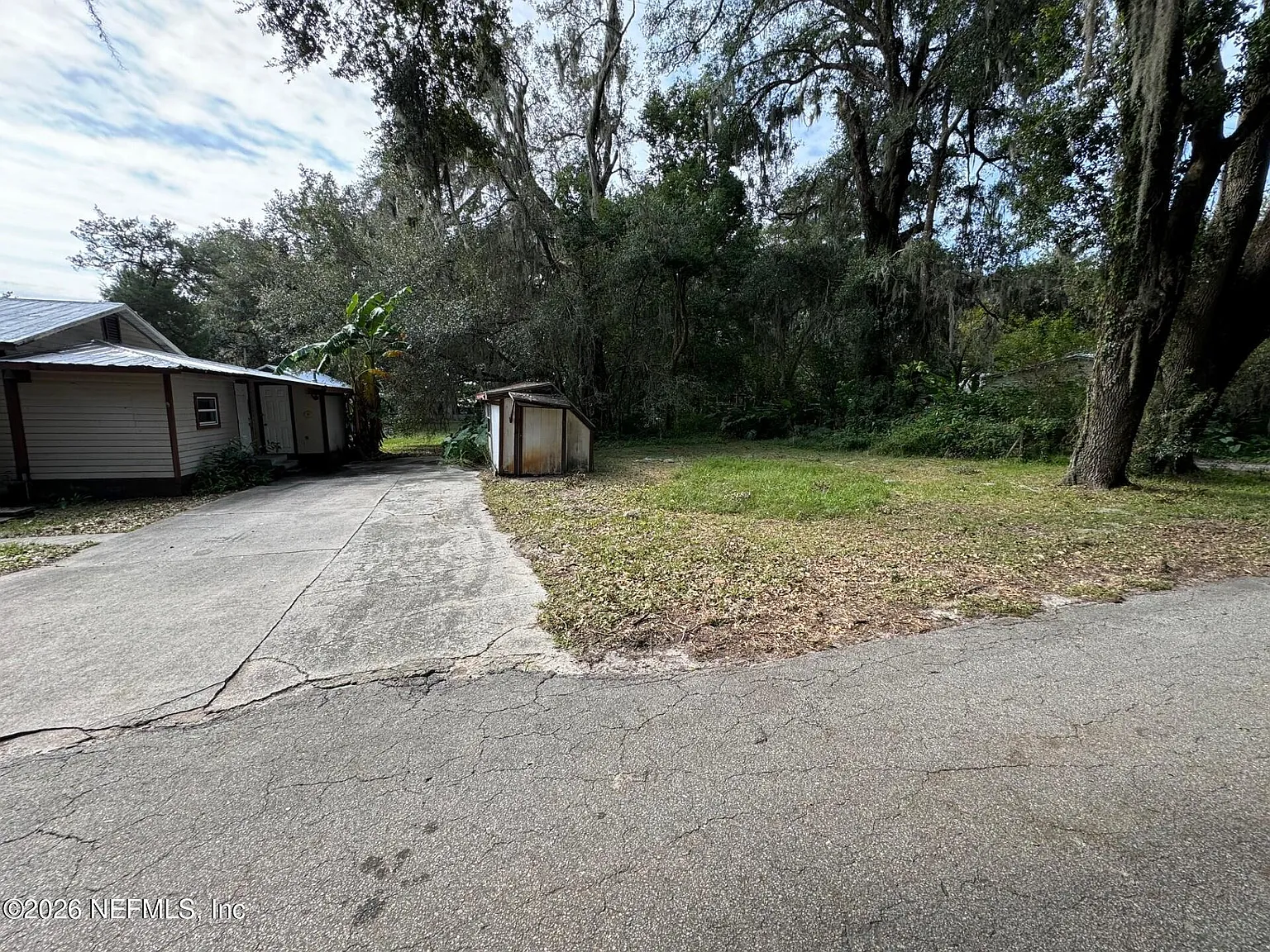 2 bed, 1.0 bath, 856 sqft, $1,600 — Photo 3