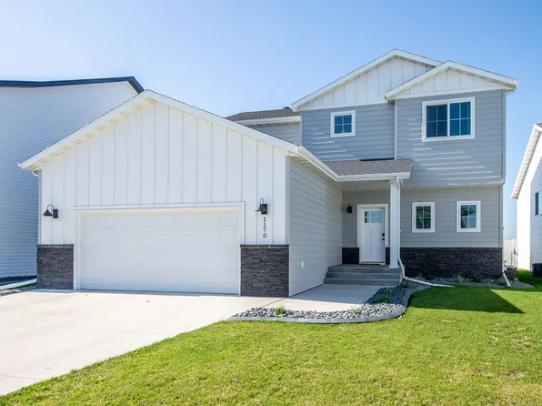 1170 Albert Ct W, West Fargo, ND 58078