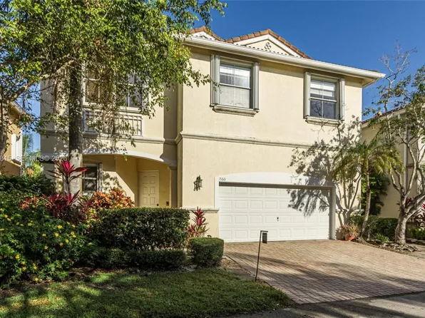1560 Seagrape Way, Hollywood, FL 33019