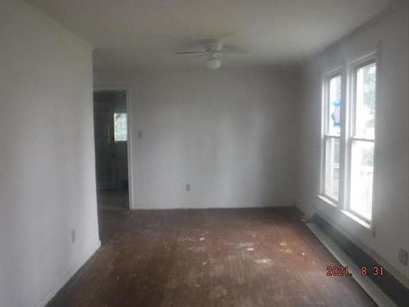 5th image of 539 E Church St