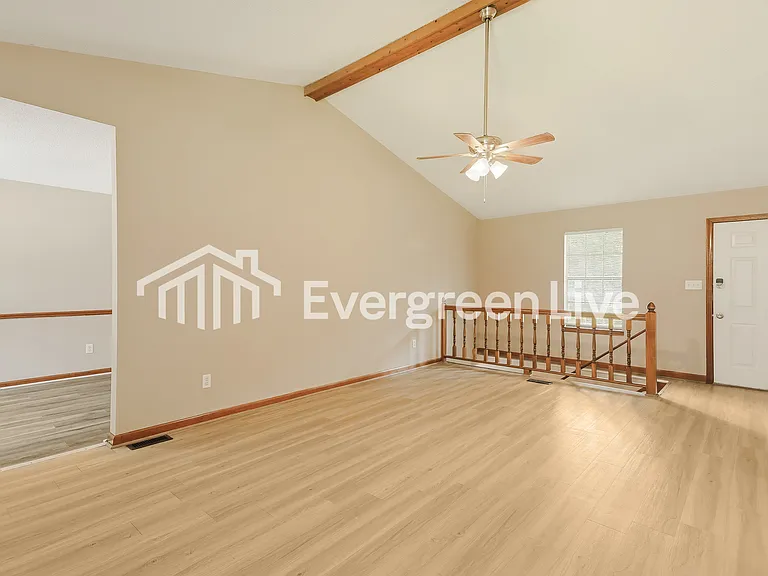 5246 Briarwood Cir — Photo 4