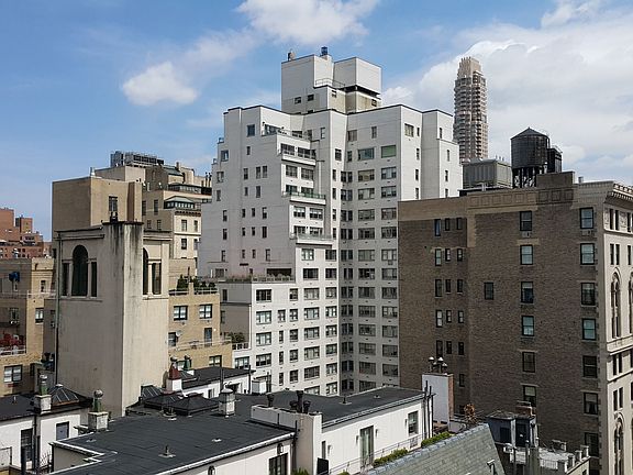 4th image of 40 E 66th St Ph E