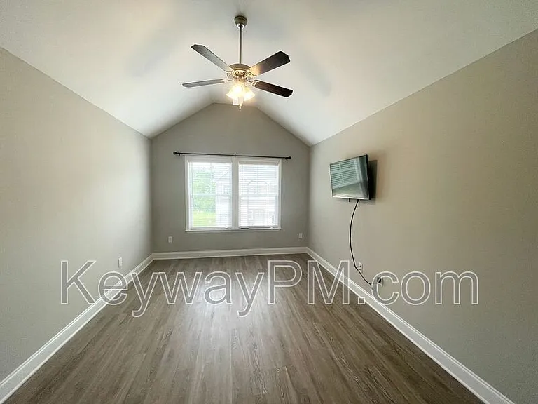 301 Sumac Trl — Photo 10