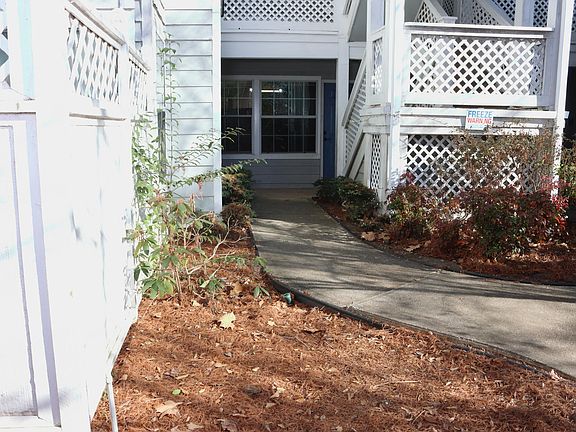 2nd image of 4907 Hollenden Dr APT 106