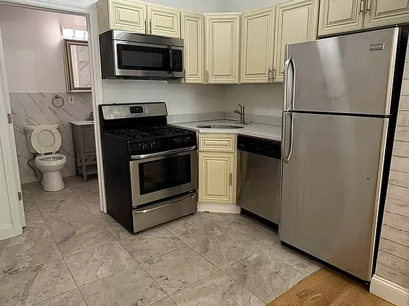 416 E 78th St #1BB, New York, NY 10075