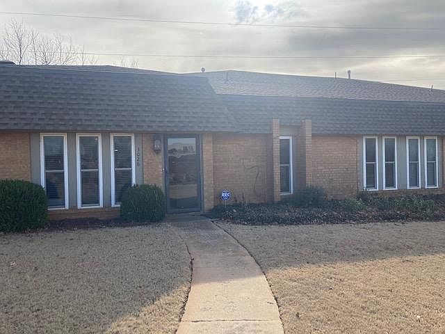 1st image of 3026 Rosewood Ln