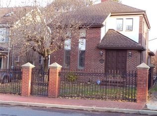 2135 Pioneer Ave, Pittsburgh, PA