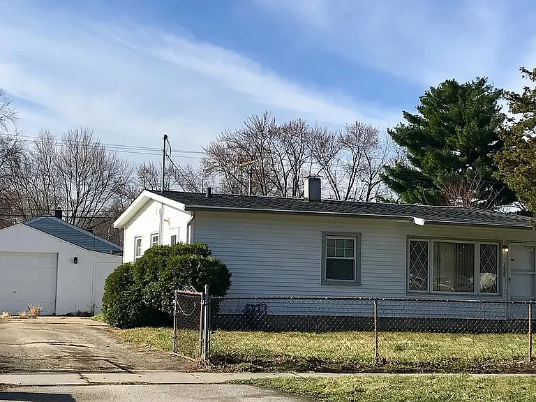 1425 Evans Ave — Photo 11