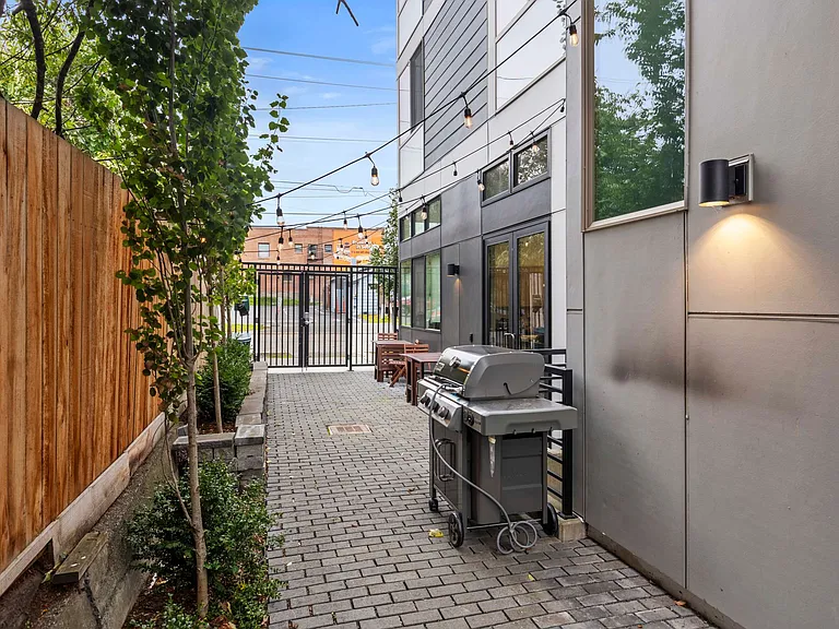 Karsti Apartments — Photo 12