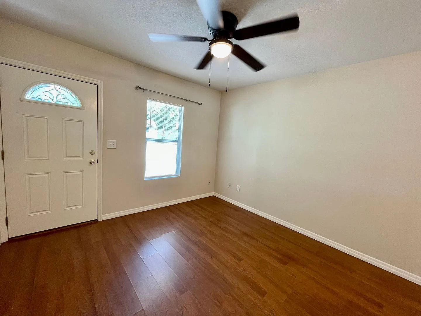 2 Bedroom 2 Bathroom Home on Pine Lake! — Photo 3
