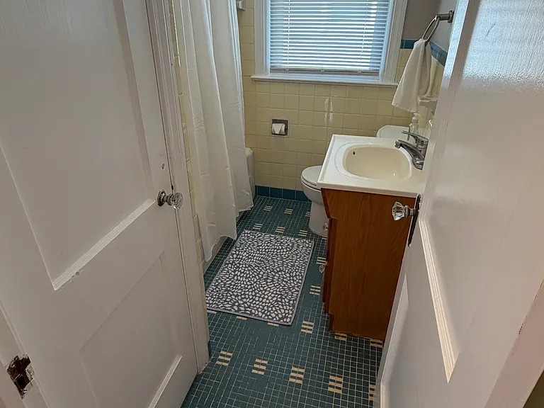 7703 Winchester Ave — Photo 24