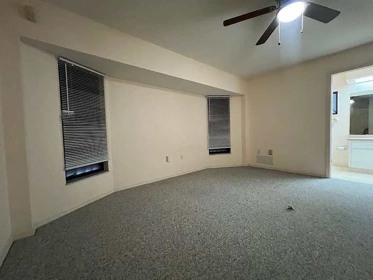 18090 Avonsdale Cir — Photo 14
