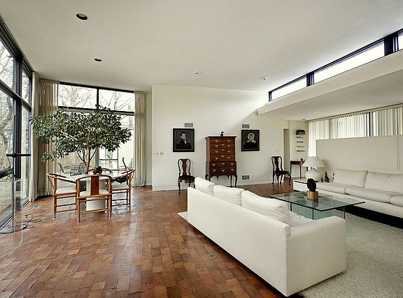 5th image of 1880 Crescent Ct