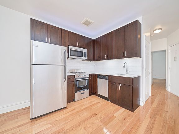 2nd image of 233 E 82nd St APT 5B