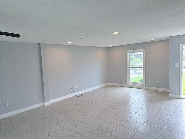 3832 Dulaney Dr — Photo 2