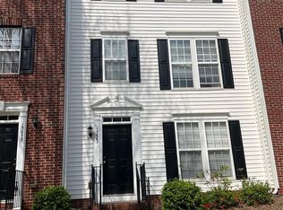 15663 King Louis Ct, Charlotte, NC 28277