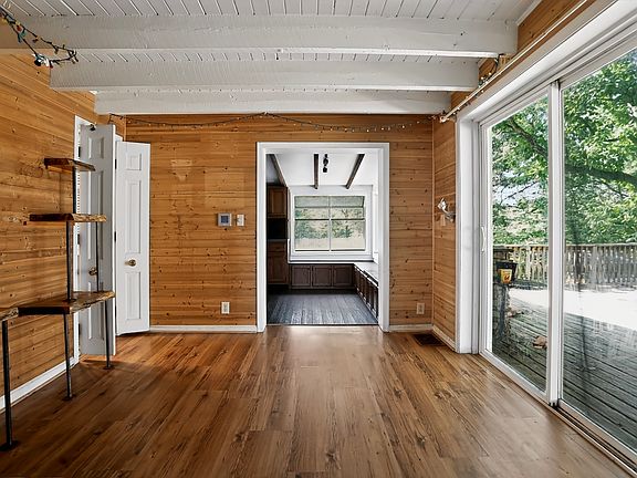 17th image of 514 Whippoorwill Ln