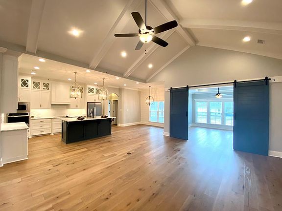 3rd image of 7317 Shadow Creek Dr