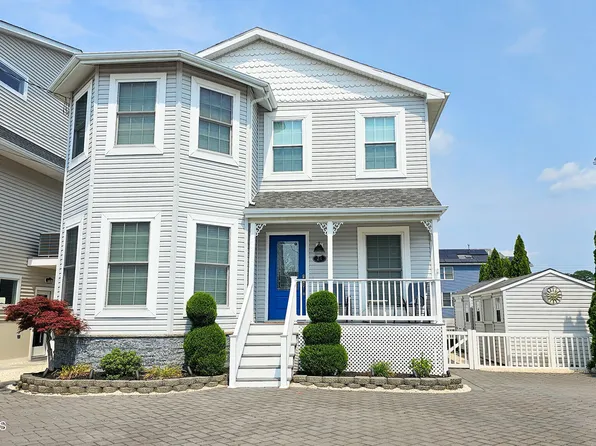 24 Dorothy Dr, Manahawkin, NJ 08050