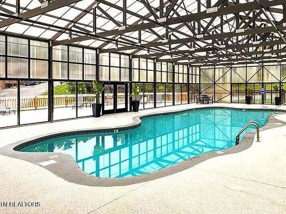 2nd image of 1615 Pinewood Way