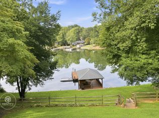 7088 Wateredge Dr, Sherrills Ford, NC 28673