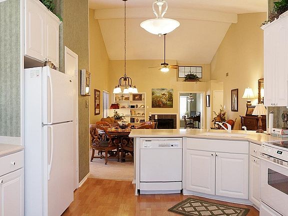 4th image of 515 Dove Creek Pl