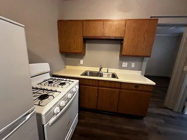 23 S Dubuque St #3 — Photo 1