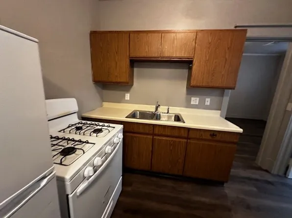 23 S Dubuque St #3, Iowa City, IA 52240