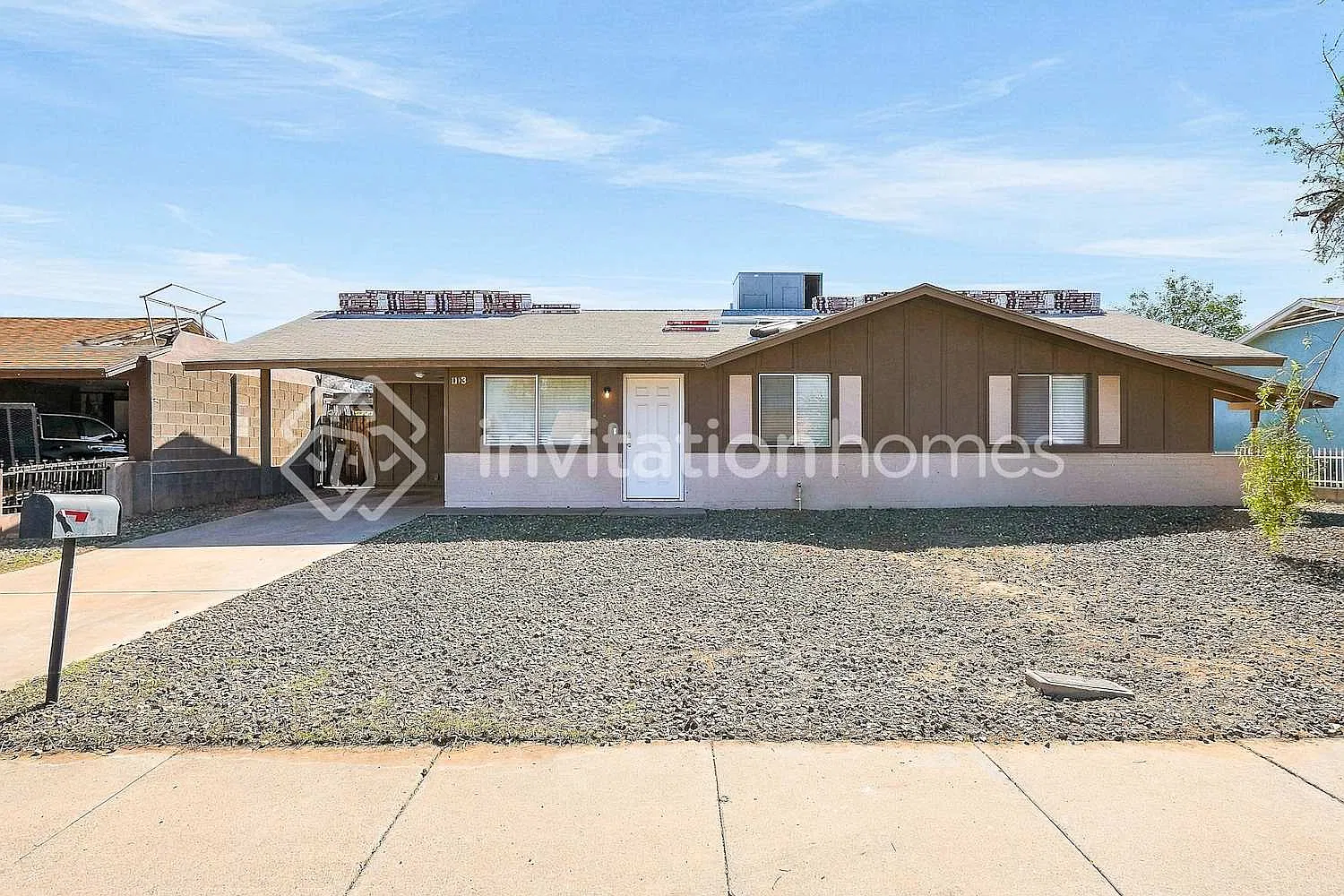 1113 E Winston Dr Phoenix, AZ 85042 — Photo 1