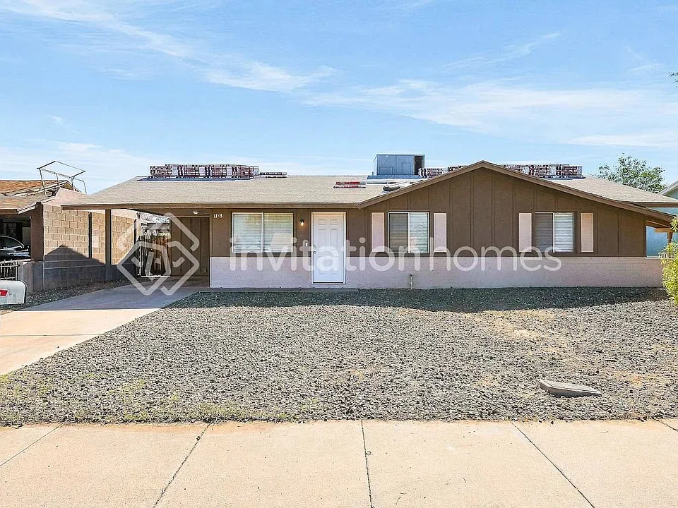 1113 E Winston Dr