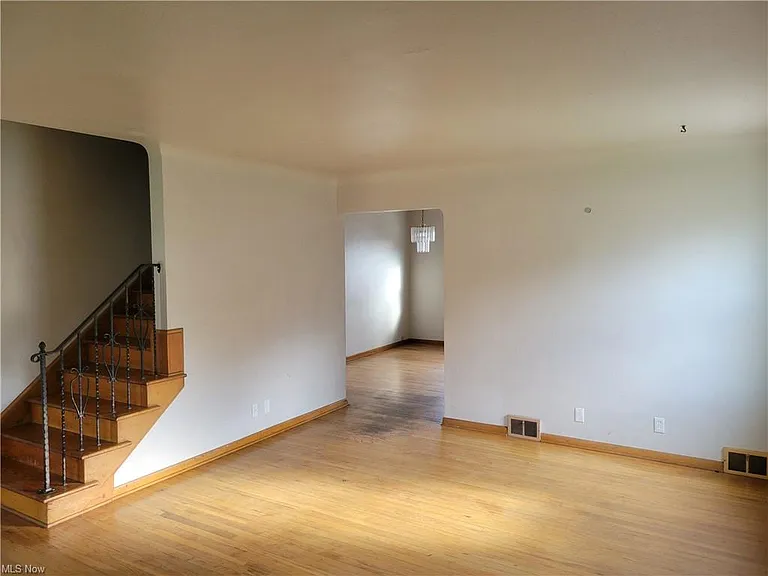 4127 Lowden Rd — Photo 2
