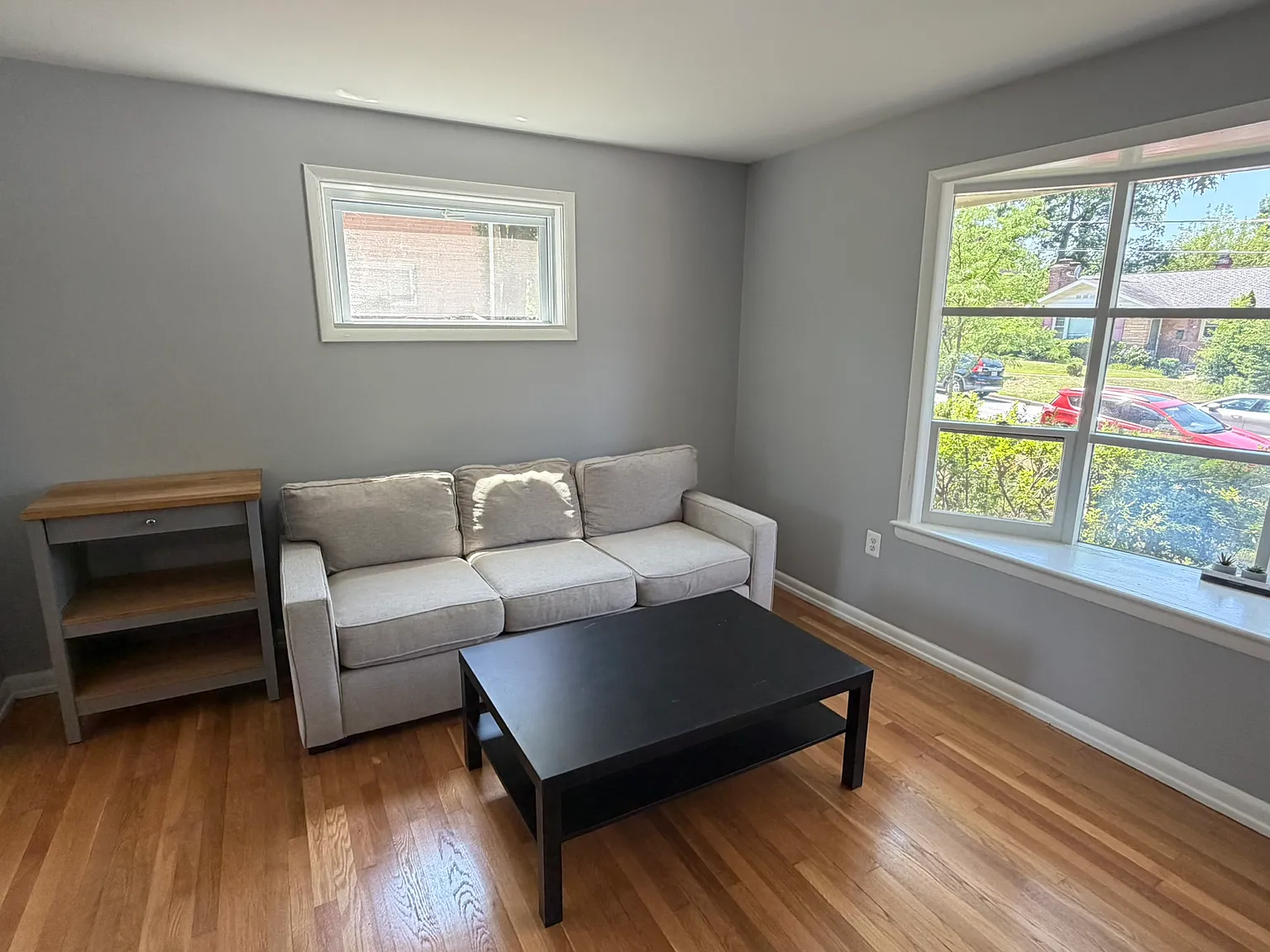 5 bed, 2025 sqft, $4,000 — Photo 4