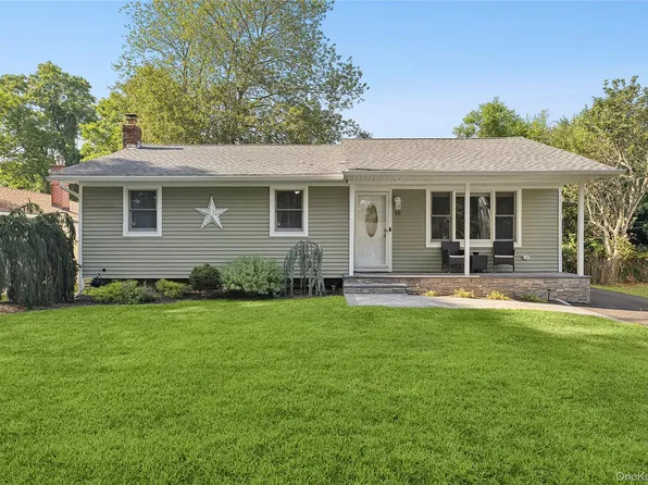 35 Harts Road, East Moriches, NY 11940