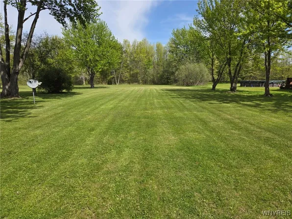 V L Creek Rd, Lewiston, NY 14092