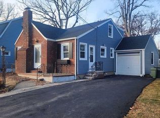 90 S Demarest Ave, Bergenfield, NJ 07621