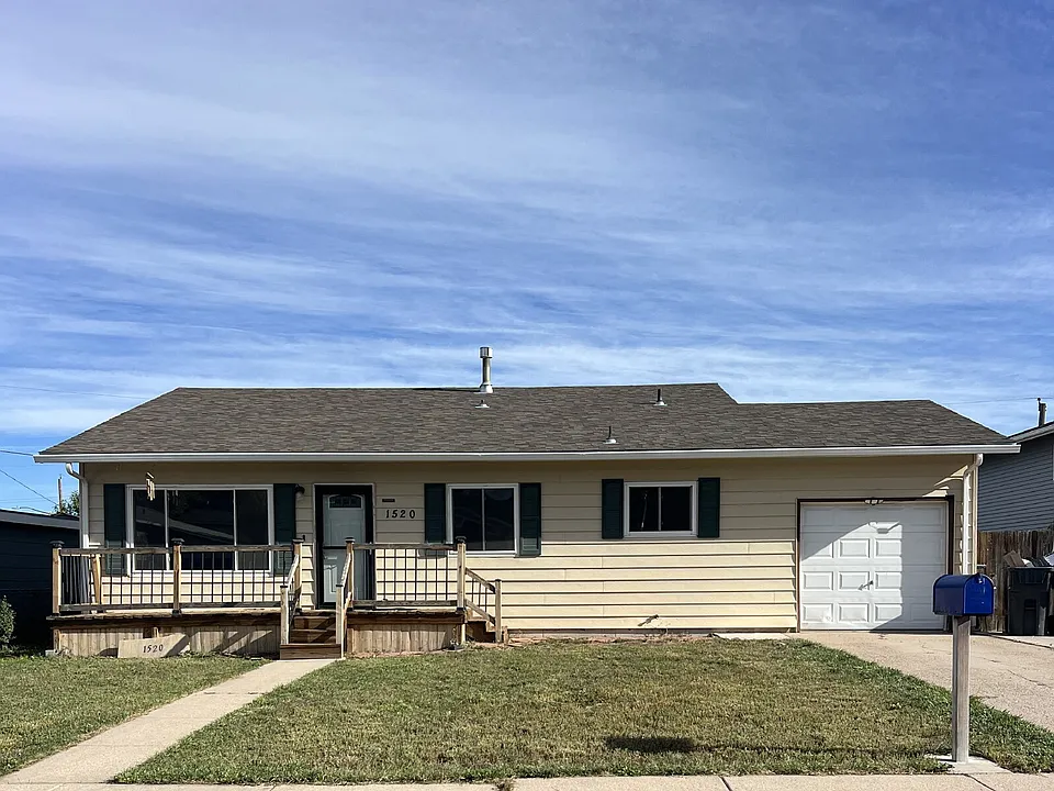 1520 Woodward Dr