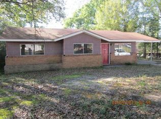 102 S McNair St, Purvis, MS 39475