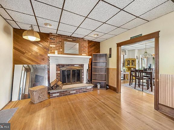 4th image of 620 Gilbert Rd