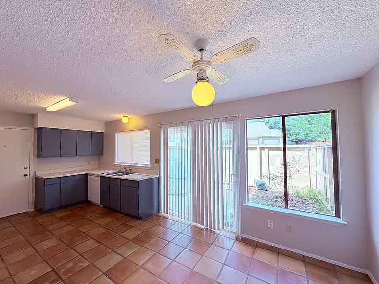 9611 Blue Creek Ln — Photo 8