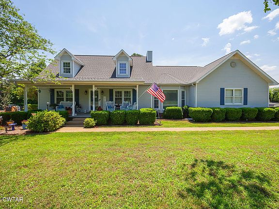 3rd image of 135 Meadow Dr