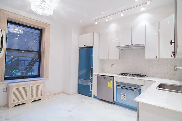 Rented by WAM Partners - William Moses Co. | media 32